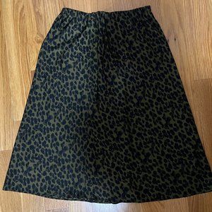 green banana republic LEOPARD PRINT PLEATED MIDI SKIRT, size XS